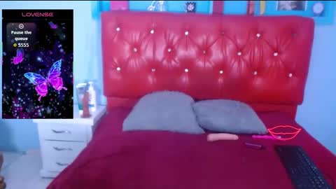 Snapshot of madyfox chatting on 09/18/25, 02:19 madyfox online show from 09/18/25, 02:19