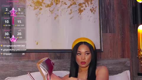 Snapshot of madyluxx chatting on 02/09/25, 12:06 MadyLuxx online show from 02/09/25, 12:06