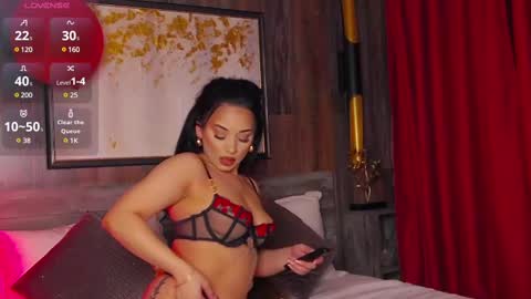 Snapshot of madyluxx chatting on 02/19/25, 08:41 MadyLuxx online show from 02/19/25, 08:41