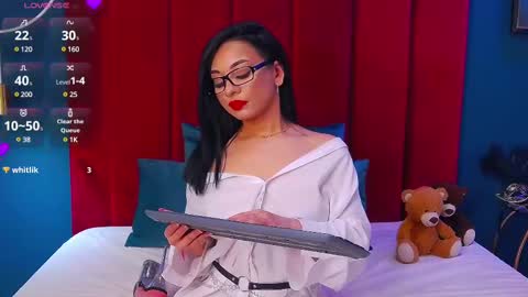 Snapshot of madyluxx chatting on 03/08/25, 08:14 MadyLuxx online show from 03/08/25, 08:14