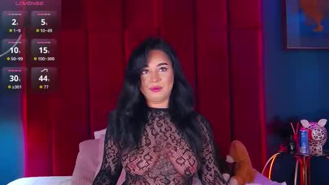 Snapshot of madyluxx chatting on 11/18/25, 07:51 MadyLuxx online show from 11/18/25, 07:51