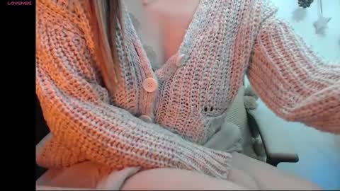 Snapshot of madyqueen chatting on 02/12/25, 06:09 Mara online show from 02/12/25, 06:09