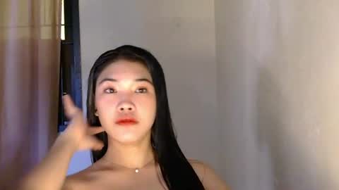 Snapshot of mae_luna chatting on 06/17/26, 12:02 mae_luna online show from 06/17/26, 12:02