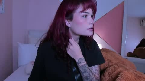 Snapshot of mae_lyra chatting on 11/11/25, 09:37 Mae Lyra online show from 11/11/25, 09:37