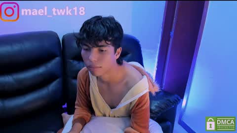 Snapshot of mael_twink chatting on 04/06/26, 07:04 Mael online show from 04/06/26, 07:04