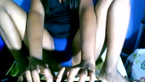 Snapshot of maelahlove chatting on 01/04/25, 01:21 MaelahLove online show from 01/04/25, 01:21