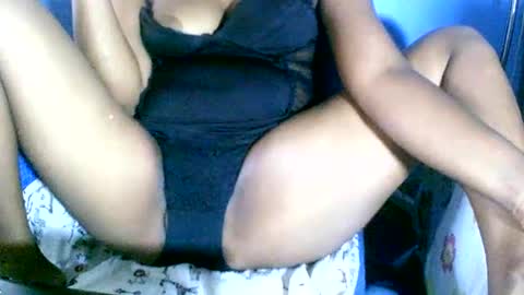 Snapshot of maelahlove chatting on 03/05/25, 02:23 MaelahLove online show from 03/05/25, 02:23