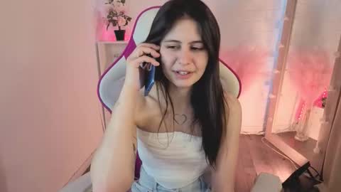 Mia online show from 02/12/26, 12:33