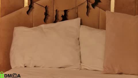 Snapshot of maevedream chatting on 10/26/25, 09:31 M. online show from 10/26/25, 09:31