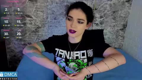 maevekuro online show from 12/18/25, 03:01