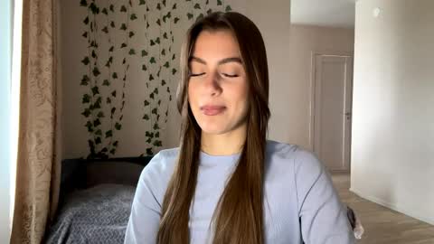 Sophie online show from 05/17/26, 05:27