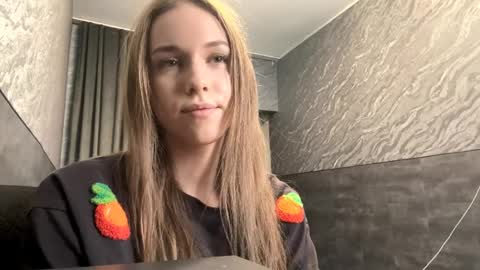 Sara online show from 04/01/26, 06:14