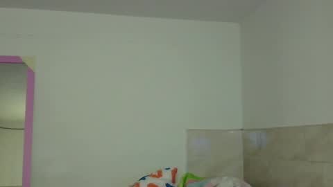 Snapshot of maferchavez88 chatting on 11/22/25, 02:43 maferchavez88 online show from 11/22/25, 02:43