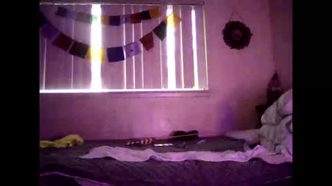 magdalena_805 online show from 12/04/25, 12:42