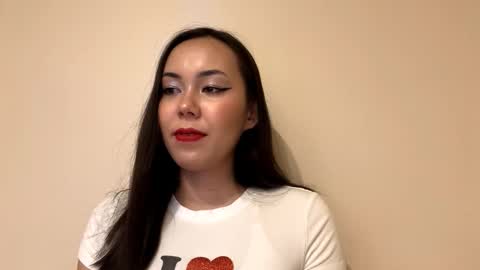 Snapshot of magdalenfigueras chatting on 12/17/25, 05:19 KimYunAh or just Kim online show from 12/17/25, 05:19