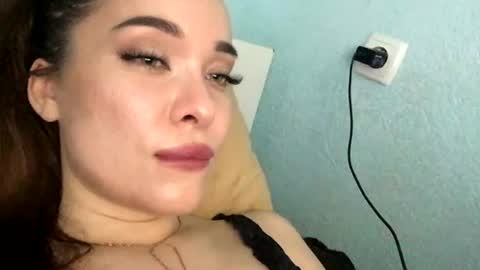 Snapshot of magggg658318 chatting on 06/17/26, 03:35 magggg658318 online show from 06/17/26, 03:35