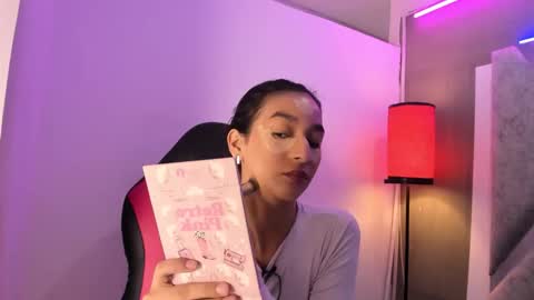 Snapshot of maggie_greene chatting on 12/15/25, 12:31 Maggie online show from 12/15/25, 12:31