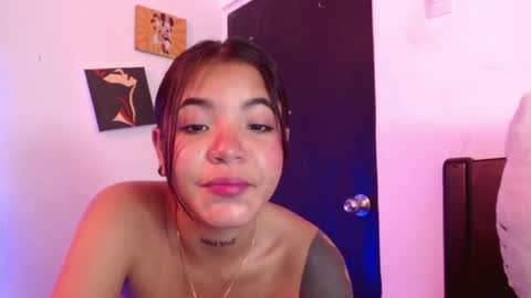 Snapshot of maggie_love77 chatting on 03/22/26, 05:27 maggie online show from 03/22/26, 05:27