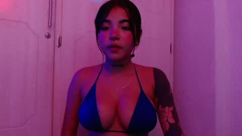 Snapshot of maggie_love77 chatting on 07/26/26, 02:20 maggie online show from 07/26/26, 02:20
