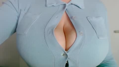 Snapshot of maggielandrin chatting on 01/24/25, 12:31 Maggie   online show from 01/24/25, 12:31