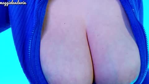 Snapshot of maggielandrin chatting on 10/22/25, 05:02 Maggie   online show from 10/22/25, 05:02