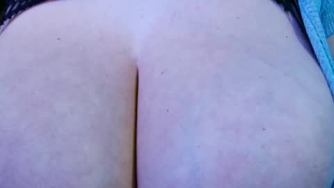 Snapshot of maggielandrin chatting on 11/16/25, 09:09 Maggie online show from 11/16/25, 09:09