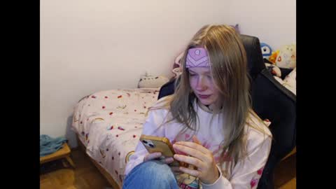 Magdalene Swaggy online show from 12/12/24, 07:04