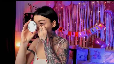 Snapshot of magic_alie chatting on 10/06/25, 07:22 Magic Allie online show from 10/06/25, 07:22