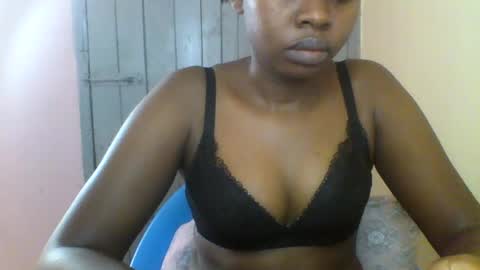 Snapshot of magic_bliss chatting on 06/25/26, 05:23 Bliss online show from 06/25/26, 05:23