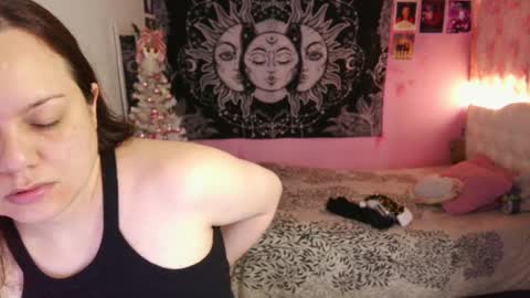 Snapshot of magic_clairewitch chatting on 12/25/24, 03:06 Claire online show from 12/25/24, 03:06