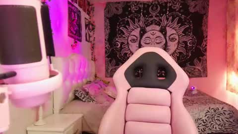 Snapshot of magic_clairewitch chatting on 02/12/25, 06:09 Claire online show from 02/12/25, 06:09