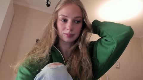 Alice  online show from 01/24/25, 01:14