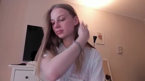 Alice  online show from 02/21/25, 09:24