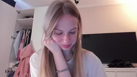 Alice  online show from 02/22/25, 10:40