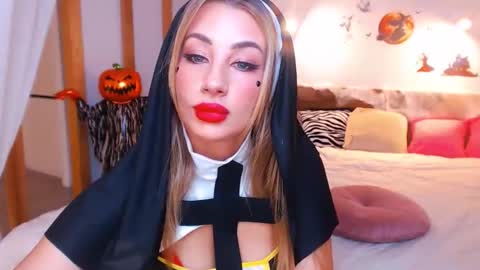 Snapshot of magic_eyes_ chatting on 11/01/25, 02:35 Hypnotizing online show from 11/01/25, 02:35