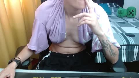 Snapshot of magic_jadee chatting on 03/26/26, 01:49 Jade online show from 03/26/26, 01:49