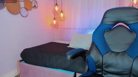 Kaori  online show from 10/15/25, 12:27