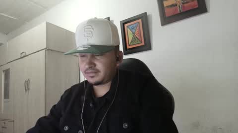 magic_milk23 online show from 09/22/25, 02:35