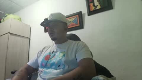 magic_milk23 online show from 10/06/25, 04:10