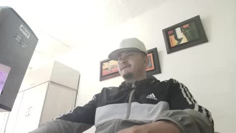 magic_milk23 online show from 10/08/25, 08:17