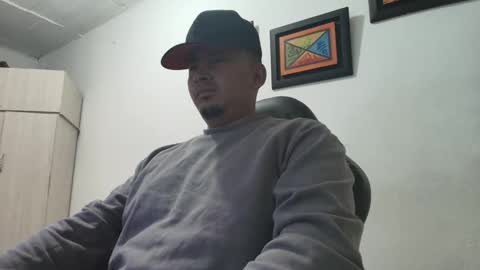 magic_milk23 online show from 10/22/25, 05:52