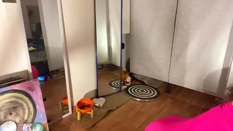 Mikky or Moon online show from 01/17/25, 09:17