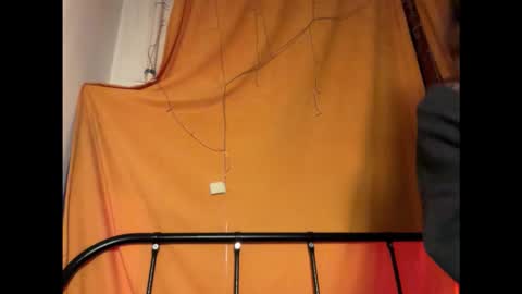 Mikky or Moon online show from 09/28/25, 07:41