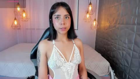 Snapshot of magic_oliviah chatting on 04/24/26, 03:42 Oliviah online show from 04/24/26, 03:42