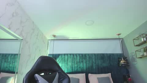 Snapshot of magic_sofii chatting on 10/14/25, 07:47 S  online show from 10/14/25, 07:47