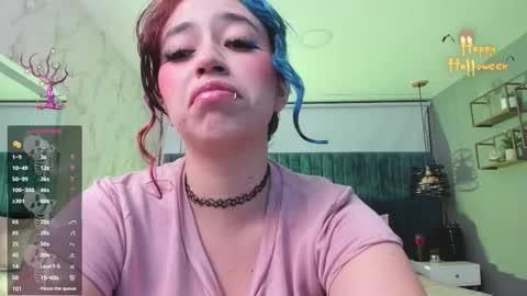 Snapshot of magic_sofii chatting on 10/15/25, 07:58 S  online show from 10/15/25, 07:58