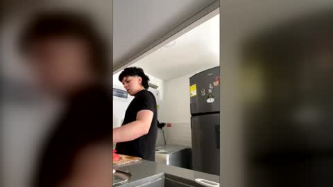 Tony Hoffa online show from 12/04/25, 05:54