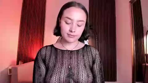 Snapshot of magic_vera chatting on 07/07/26, 07:23 Vera online show from 07/07/26, 07:23