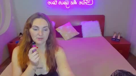 Lili and Bella online show from 12/21/25, 06:15