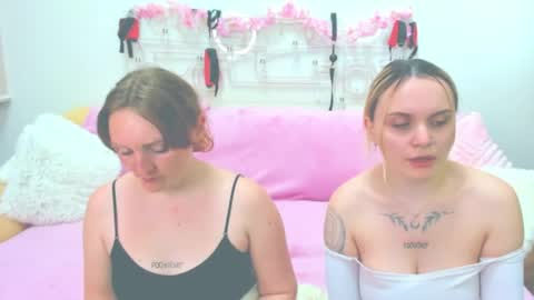 Lili and Bella online show from 04/17/26, 07:33